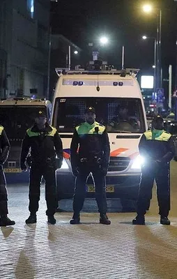Siyasilerden Hollanda'ya tepkiler çığ gibi!