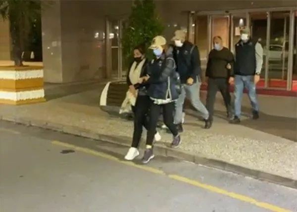 baskan-erdoganin-konutunu-goruntuleyen-3-israilli-casusluk-sucundan-tutuklandi-1636740809710.jpeg Başkan Erdoğan'ın konutunu görüntüleyen 3 İsrailli casusluk suçundan tutuklandı!-1