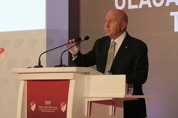 super-ligde-maclar-ne-zaman-seyircili-oynanacak-tff-baskani-nihat-ozdemir-tarih-verdi-1611748434155.jpg Süper Lig'de maçlar ne zaman seyircili oynanacak? TFF Başkanı Nihat Özdemir tarih verdi-4