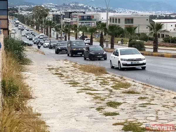 SON DAKİKA: 29 Nisan-17 Mayıs arasındaki yasağı yazlıklarında geçirmek isteyenler Bodrum'a akın etti! Trafik kilitlendi - 1