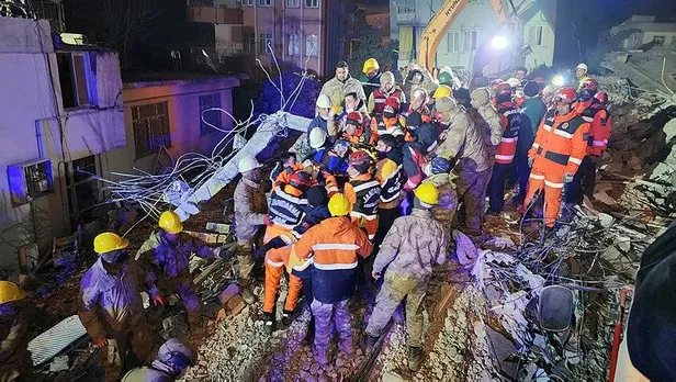 1676239551693.jpeg Asrın felaketinde umut haberleri! 248. saatte mucize! 17 yaşındaki Aleyna Ölmez 11. günde enkazdan sağ çıktı-29