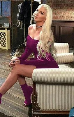 Jelena çizmeyi aştı