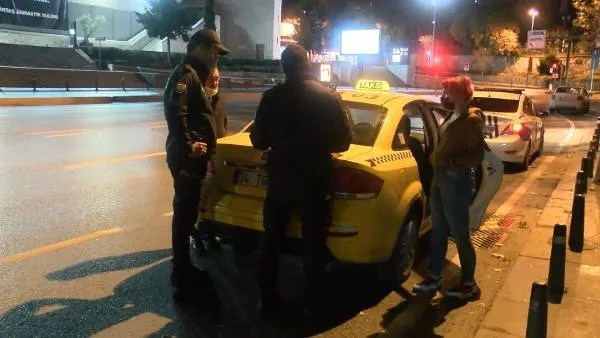 SON DAKİKA: Beşiktaş'ta maskesiz turistler para cezasını gülerek karşıladı-6