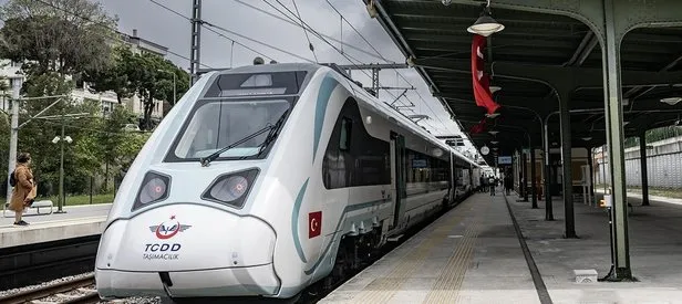 Milli elektrikli tren seti raylarda