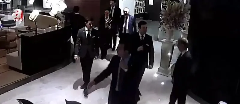 ozgur-ozelden-batiya-sikayet-turu-avrupada-turkiyeyi-hedef-aldi-1776617722055.jpeg Özgür Özel'den Batı’ya şikayet turu: Avrupa’da Türkiye’yi hedef aldı! Özel’den Erdoğan’ın sloganıyla çelişkili çıkış-6