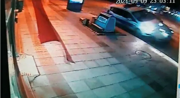 corumda-suphelileri-kovalarken-kaza-yapan-iki-polis-yaralandi-1631241796430.jpeg Çorum'da şüphelileri kovalarken kaza yapan iki polis yaralandı-4