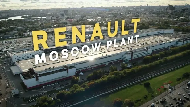 renaulttan-rusya-karari-tepkilerin-ardindan-moskovadaki-faaliyetlerini-askiya-aldi-1648069876575.jpeg
