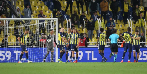 konyaspor-fenerbahce-maci-canli-izle-konya-fb-maci-hangi-kanalda-yayinlanacak-1635606687289.jpg Konyaspor Fenerbahçe maçı canlı izle! Konya FB maçı hangi kanalda yayınlanacak?-3