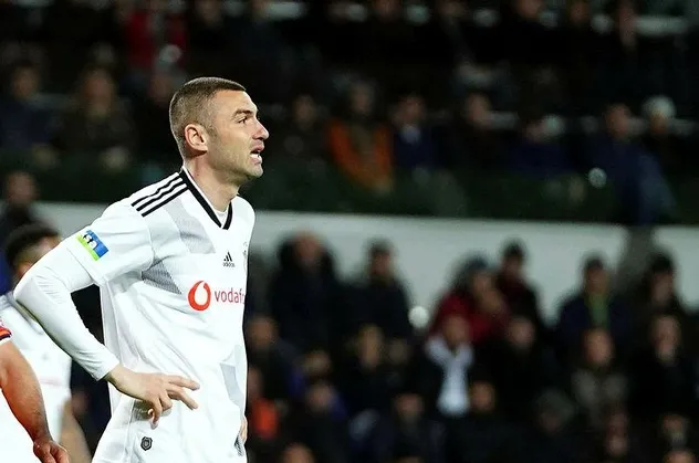 Başakşehir tek golle sevindi! Beşiktaş’a ağır darbe indirdi...