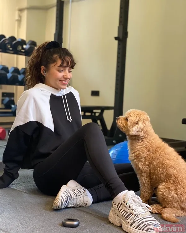 Zeynep Bastık bekarlığa veda partisinde beyaz bikinisiyle şov yaptı! O pozlar sosyal medyaya damga vurdu gören dönüp bir daha baktı - 19