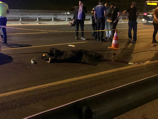 Son dakika haberi: Üsküdar'da korkunç kaza! Otomobil motosiklet grubuna daldı: 1 ölü, 2 ağır yaralı-3