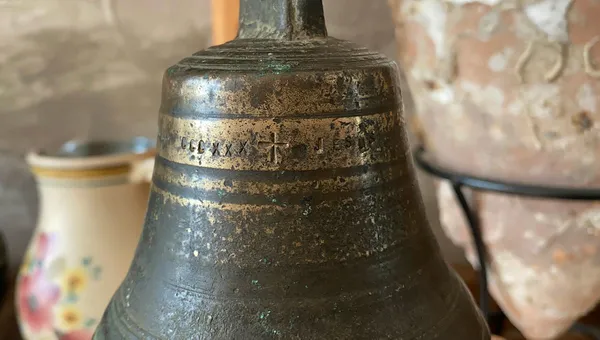 hurdacinin-buldugu-2-bin-yillik-can-incelemeye-alindi-ayasofyaya-ait-oldugu-dusunuluyor-1603695395152.jpg Hurdacı'nın bulduğu 2 bin yıllık çan incelemeye alındı! Ayasofya'ya ait olduğu düşünülüyor-4
