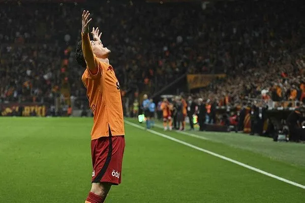 aslan-fenerle-puan-farkini-yine-9a-cikardi-galatasaray-sov-6-0-1681506671596.jpeg