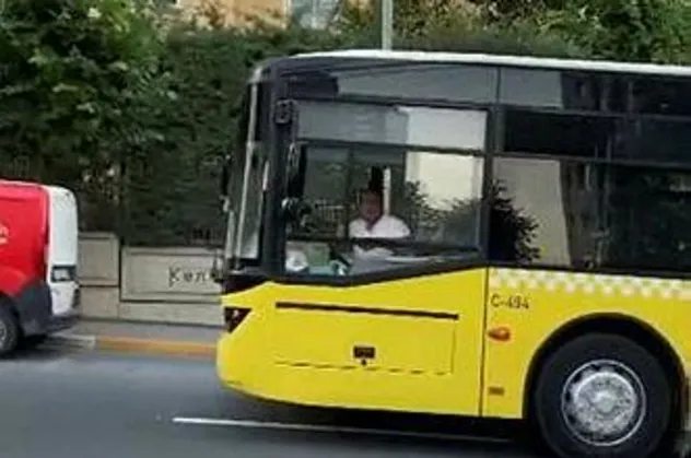 İETT otobüsünü karıştıran kavga! Şoförün yolcuya küfür ettiği anlar kamerada