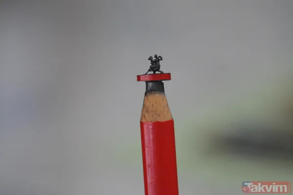 İnternetten görüp başladı! 7 yıldır kurşun kalem ucuna figürler işliyor! 200'ün üzerinde çalışması var - 22