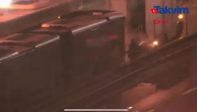 CHP'li İBB'nin İETT fiyaskosu sürüyor! Bu sefer de metrobüs yandı