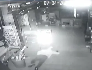 Güngören'de 'sürüngen hırsızlar'  otomobil yedek parçası satan iş yerinden 18 akü çaldı