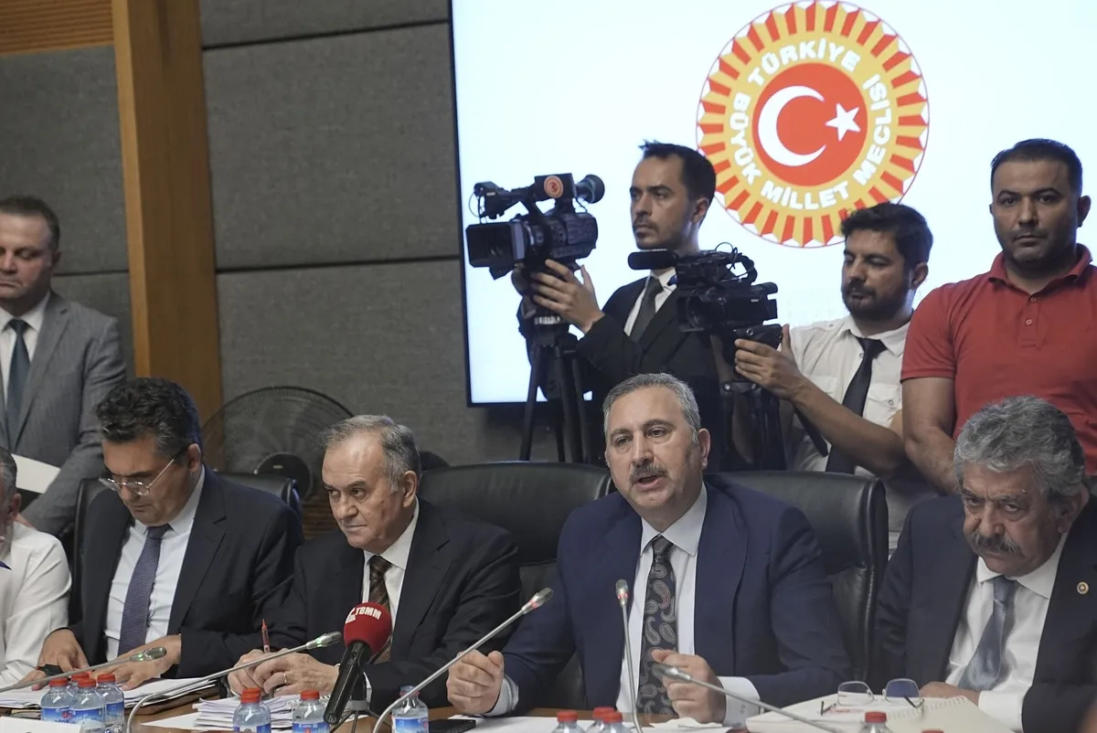 Terörsüz Türkiye için 12 maddelik teklif komisyondan geçti tek madde değişti! Soruşturma ve cezalar hangi şartlarda ertelenecek?-5