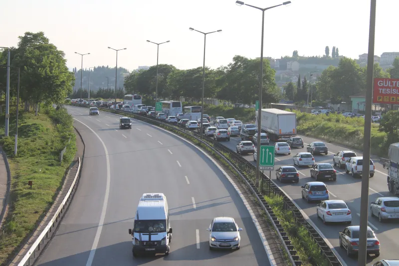 Bayram tatili dönüş trafiği başladı - 11