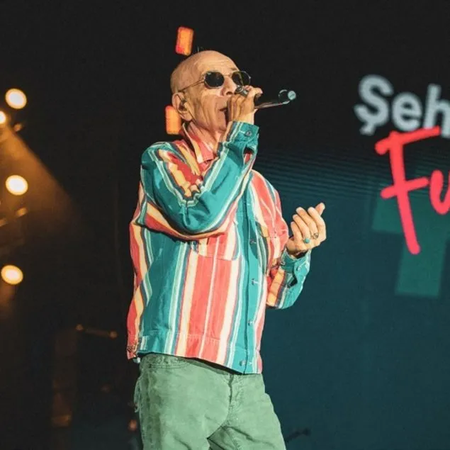 Büyüleyici sahne