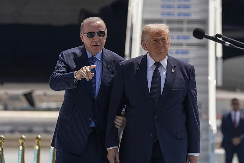 Dünyanın takip ettiği uçak: Trump Ankara'ya "Uçan Beyaz Saray'la" geldi-6