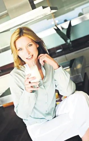 Basende ve kalçada biriken kilolar tehlikeleri beraberinde getiriyor! Ayran ve sütle fazla kilolardan kurtulun