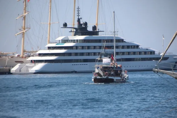 bodrumda-turist-bereketi-2-gemiyle-202-yolcu-geldi-1652194113379.jpg Bodrum'da turist bereketi! 2 gemiyle 202 yolcu geldi-2