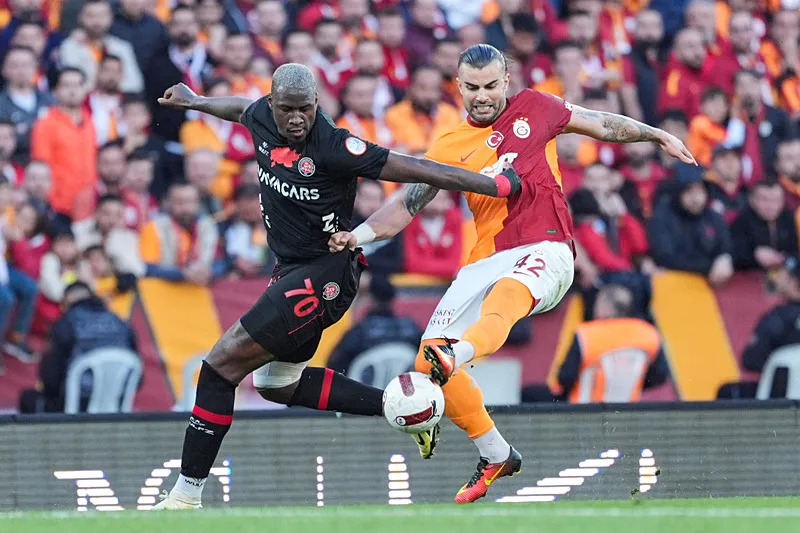 Galatasaray'da stopere dünya yıldızı! Sanchez'in yokluğu bedelsiz dolacak - 15