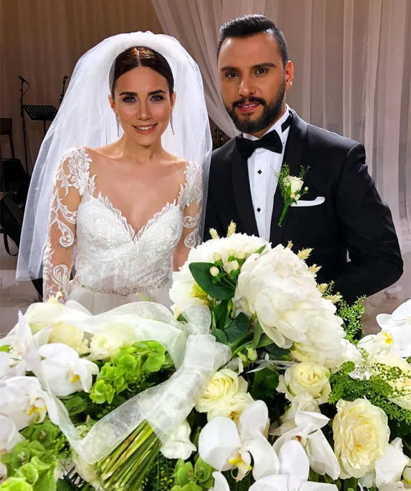 Alişan ve Buse Varol evlendi! Düğüne takılar damga vurdu!-10