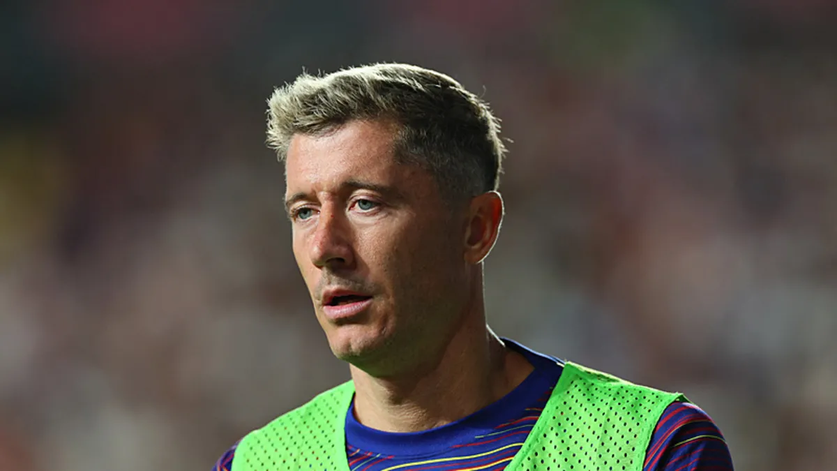 Robert Lewandowski'den 100 milyon euroya ret!