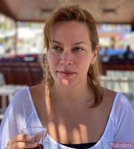 Pınar Altuğ cesur bikinisiyle sere serpe yakalandı gün boyu güneşlendi! Bir ara denize girmek için kalktı 20'likleri çatlattı - 36