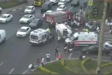 Vatan’da ambulans devrildi
