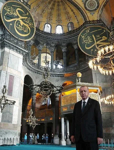 SON DAKİKA: Başkan Erdoğan'dan Ayasofya-i Kebir Cami-i Şerifi'ndeki cuma namazının ardından önemli açıklamalar-2