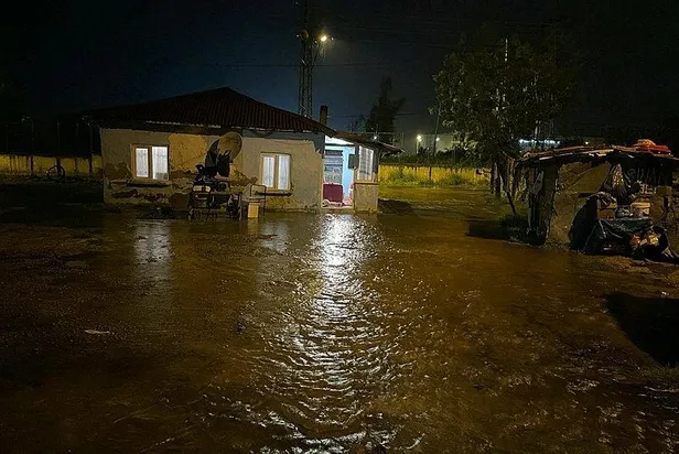 Karadeniz'i sel vurdu! Kastamonu'da 38 köy yolu ulaşıma kapandı: 2 kişi hayatını kaybetti, 1 kayıp-18