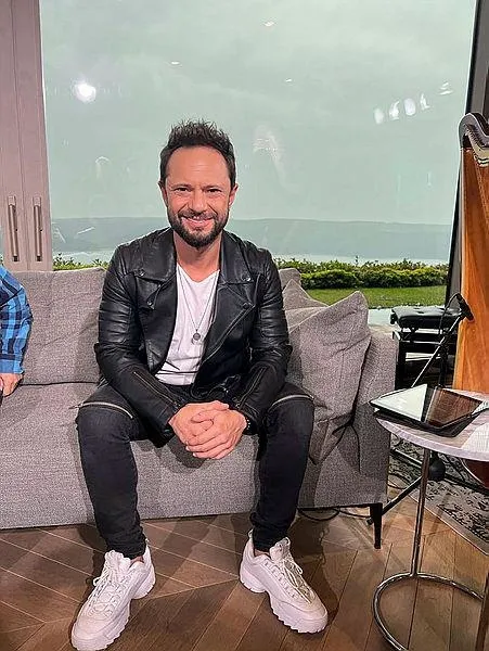 Güzel oyuncu Alina Boz ve Umut Evirgen'den mutluluk pozu: Eleştirilere kulak tıkayıp aşklarına tam gaz devam ediyorlar!-9