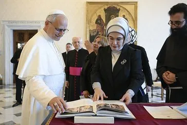 Emine Erdoğan’dan Papaya Gazze çağrısı: Daha güçlü bir duruş sergilenmeli | Papa’dan Türkiye vurgusu