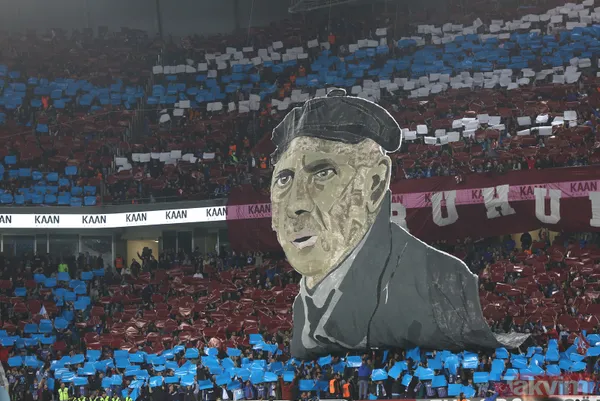 Trabzonspor - Beşiktaş derbisinde muhteşem koreografi! Büyük beğeni topladı... - 1