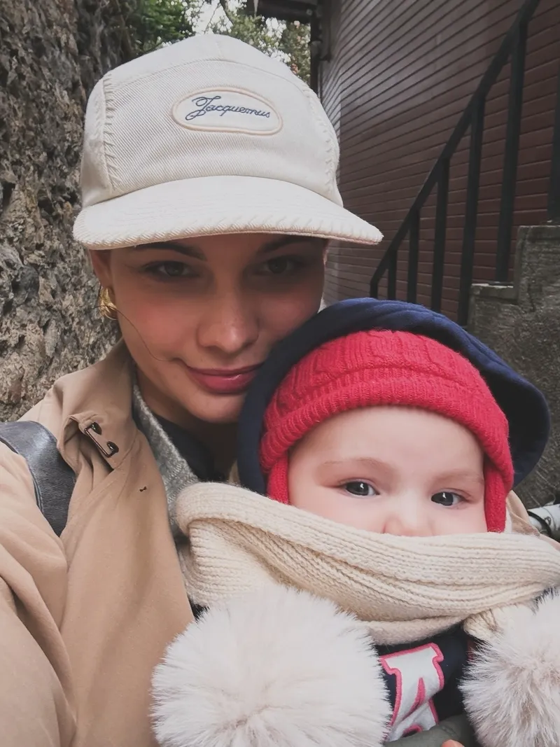 beste-kokdemirden-kai-gunes-surprizi-minik-bebegi-ilgi-odagi-oldu-1776339036817.jpg Beste Kökdemir’den Kai Güneş sürprizi! Minik bebeği ilgi odağı oldu-6