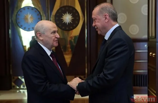 6'lı koalisyonun kriz dolu toplantısının ardından çarpıcı sonuçlar! CHP ve İYİ Parti'nin anketlerdeki son oy oranı açıklandı - 8