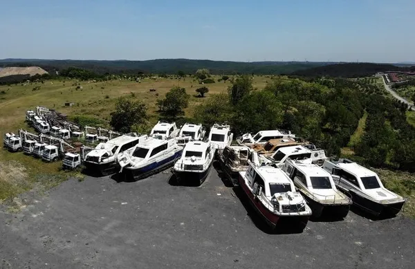 CHP'li İBB Başkanı Ekrem İmamoğlu'ndan bir skandal hamle daha! Mevcut deniz taksileri otoparkta çürütüp yenilerini alacağını söyledi!-8