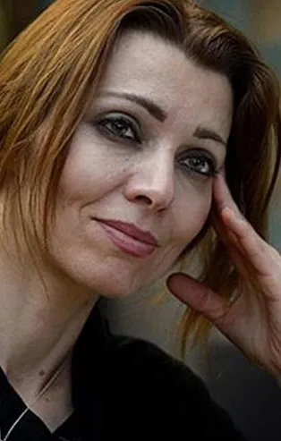 Feto'nun gelini Elif Şafak kıvırdı