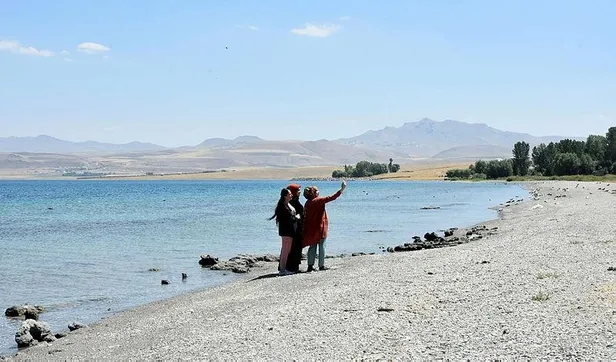 Son dakika: Van Gölü'nde korkutan görüntü: Yıllar sonra geri geldi! Yaklaşık 20 metre uzunluğunda...-3