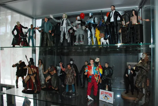 izmirde-yasayan-ahmet-gezer-21-yilda-topladigi-600-figure-600-bin-liranin-uzerinde-para-harcadi-1608191518039.jpg İzmir'de yaşayan Ahmet Gezer 21 yılda topladığı 600 figüre 600 bin liranın üzerinde para harcadı-4