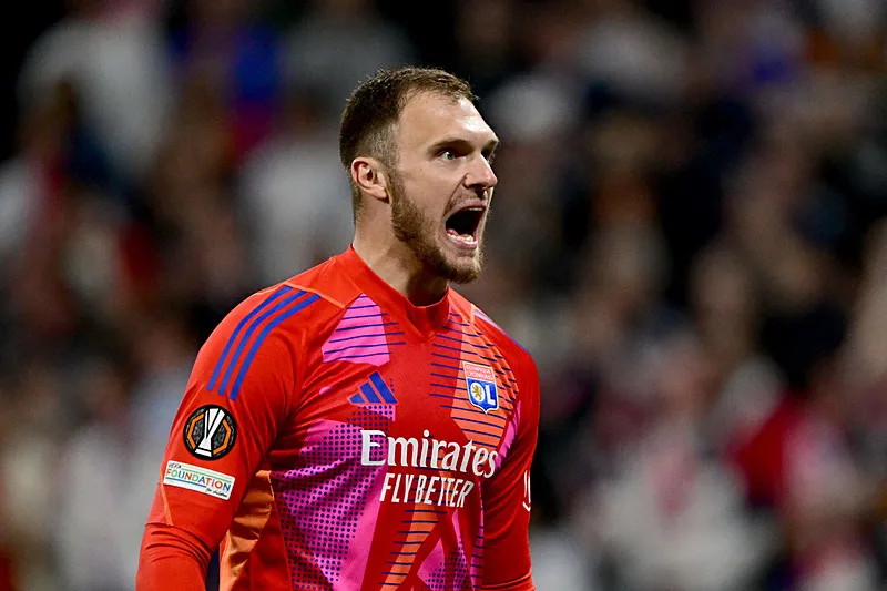 Fenerbahçe'den Galatasaray'a dev çalım! Transfer için imza an meselesi - 24