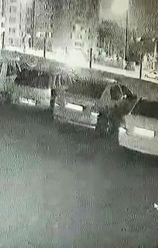 İstinat duvarı çöktü 6 araç uçuruma yuvarlandı! Olay anı saniye saniye kamerada