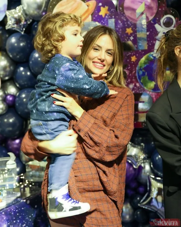 Naz Elmas'tan 28 ay sonra gelen kötü haber! Kendisinden 16 yaş büyük Erol Özmandıracı ile boşanıyor! Evleri ayırdı Miami tatiline çıktı - 9