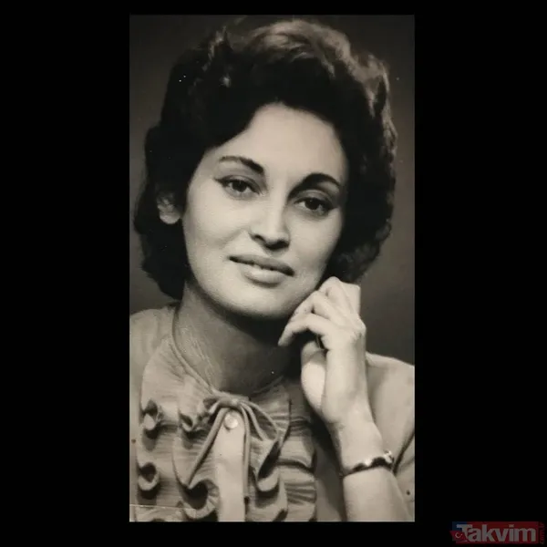 Yeşilçam efsanesi Gülşen Bubikoğlu’nun annesini görenler hayran kaldı! Tarık Akan’ın biricik partneri “Güzellik genetik” dedirtti - 21