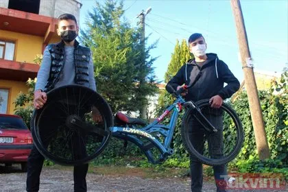 Kocaeli Gebze’de iki arkadaş 50 liraya hurdadan yaptıkları bisikletleri 1300 liraya satıyor