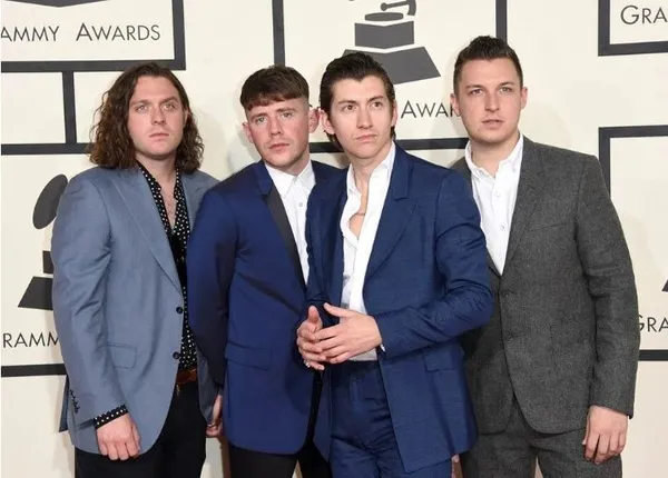 arctic-monkeys-ve-kate-winslet-depremzedeler-icin-bagis-cagrisi-yapti-tek-bir-kurus-bile-hayat-kurtarmak-icin-1677171720113.jpg Arctic Monkeys ve Kate Winslet depremzedeler için bağış çağrısı yaptı: Tek bir kuruş bile hayat kurtarmak için önemlidir...-1