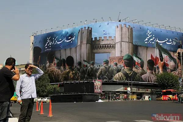 İran-İsrail arasın misilleme savaşı! Tahran sokaklarında “intikam” afişleri - 12